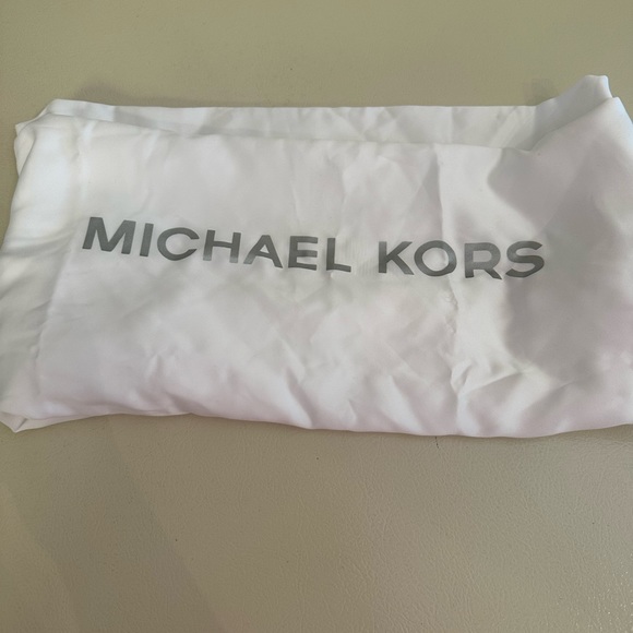 Michael Kors Chain Leather Shoulder Bag w/Crossbody Strap - Picture 6 of 6